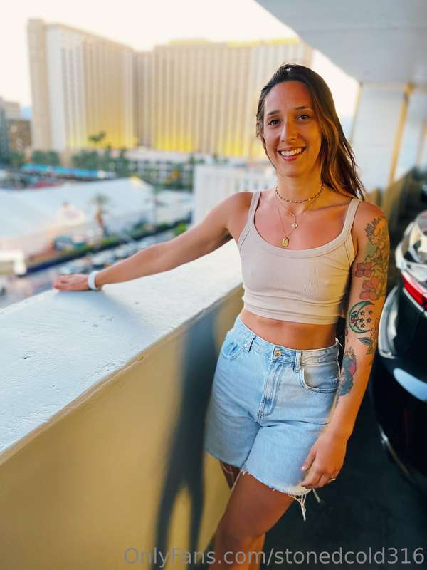 Some cute vacation pics ☺️ can you tell I hate wearing bras ..