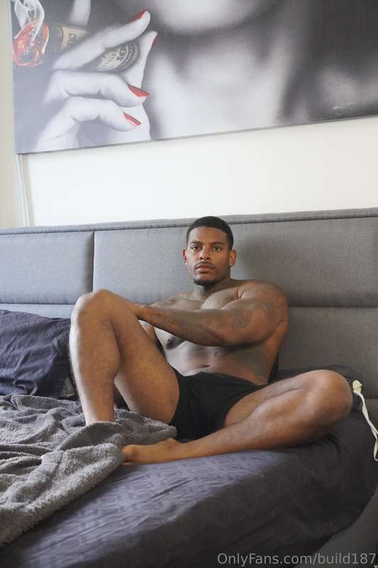 It's lonely in bed alone, you'd be more fun💋 Imagine how man..