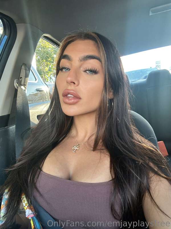 I feel like doing dick ratings right now 🍆