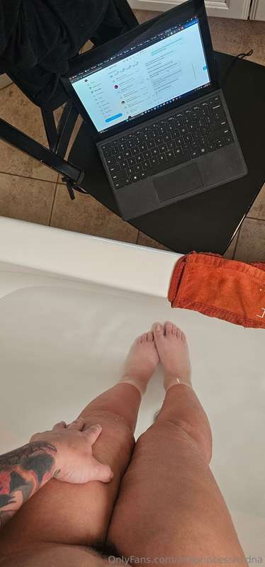 Im in my tub answering OF messages for the next 2 hours. I'm..