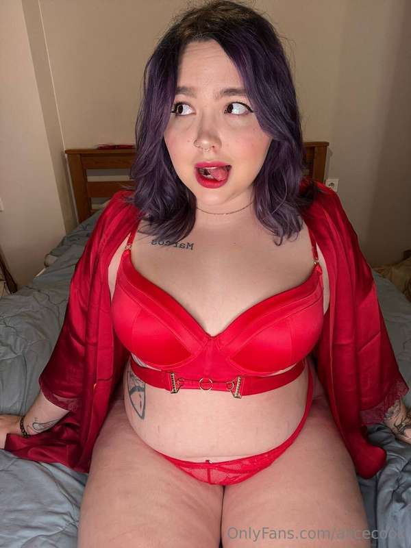 Would you pay me to do your housework? 😘