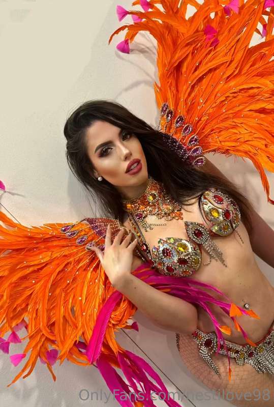 Ieri ho fatto una sfilata 💋 🎊 Vuoi vedere cosa ho combinato ..