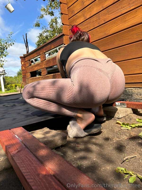 Fleißig, fleißig😏 die Lucy kann auch mit anpacken 😈
