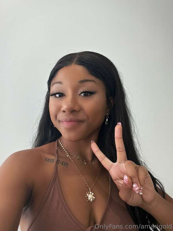 I'm bored... tell me a secret 🥰