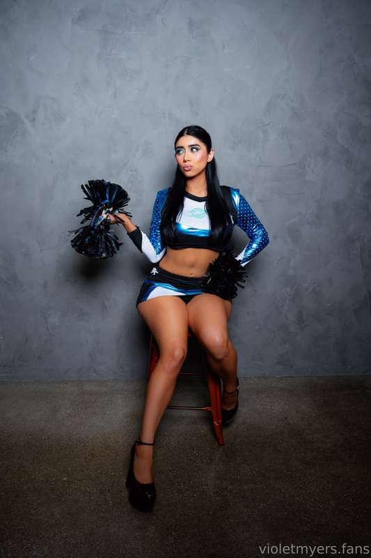 14 out of 31 days of cosplay!! Euphoria or euphoric 🥵 Who's ..
