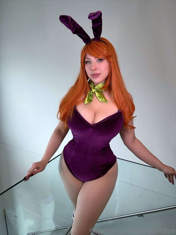 Always get first look at my cosplays - Daphne bunnygirl 🥰