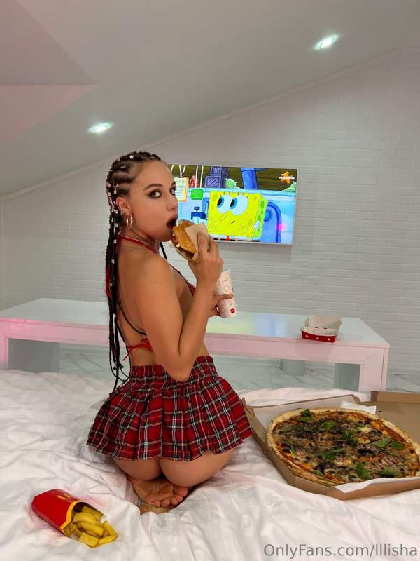 Allowed the pizza guy to take a sexual benefit from my ass  ..