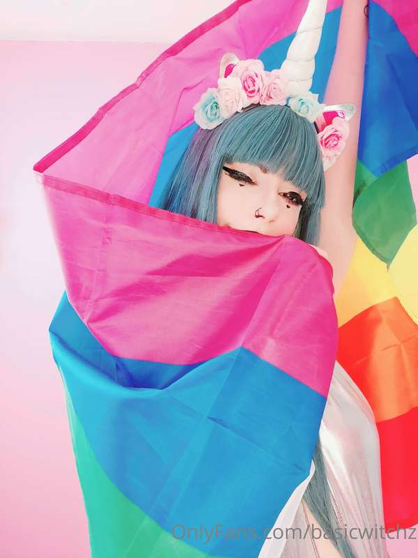 Happy 🌈 PRIDE 🌈 month!  Of course I can't just let this mont..