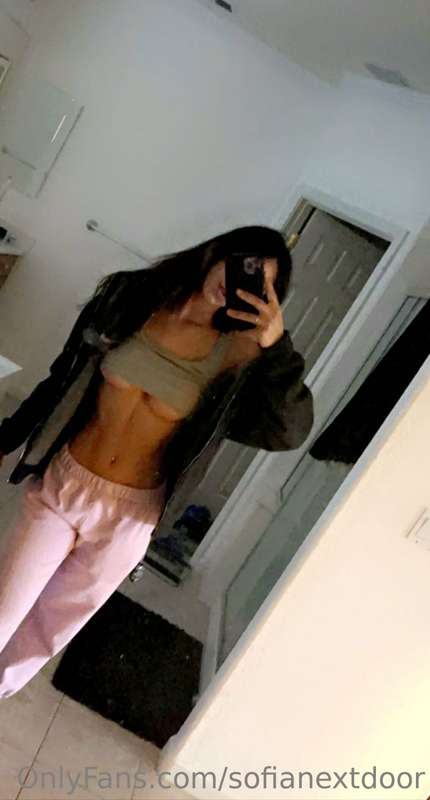 Your naughty girl next door. 😏💄