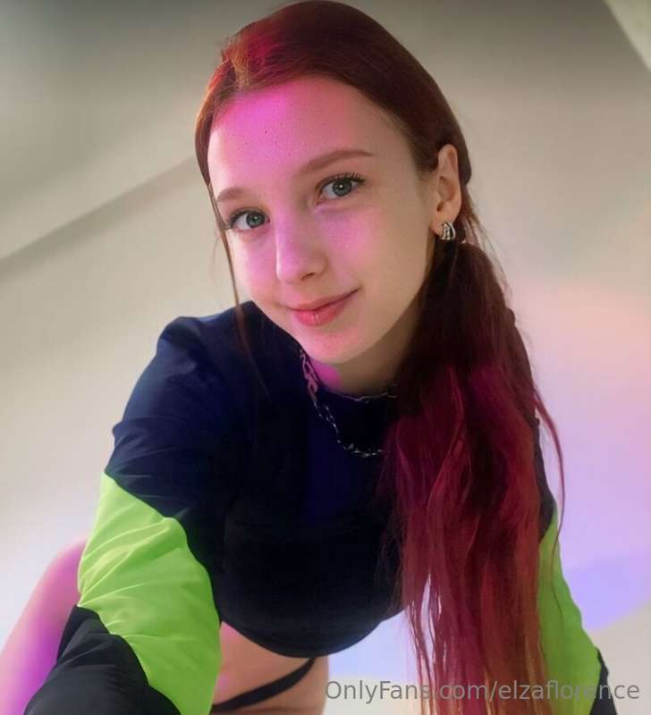 😈 @jamatozz  😈
She's so kinky for her age..  🥵💦 but she's on..