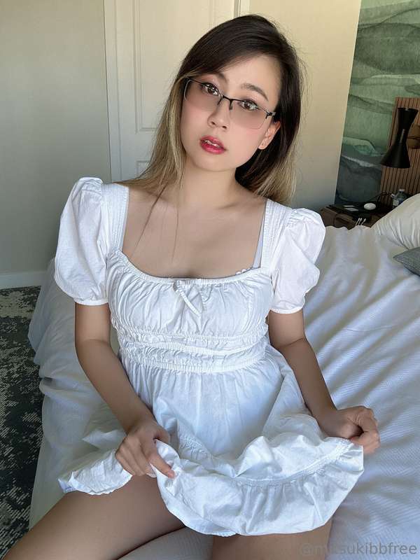 Do you like my dress? Would you like a peek underneath? 👉👈