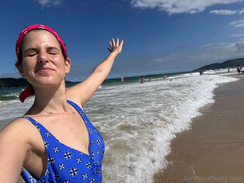 I’m sorry I know you’re cold but I’m at the beach!!! Happy F..
