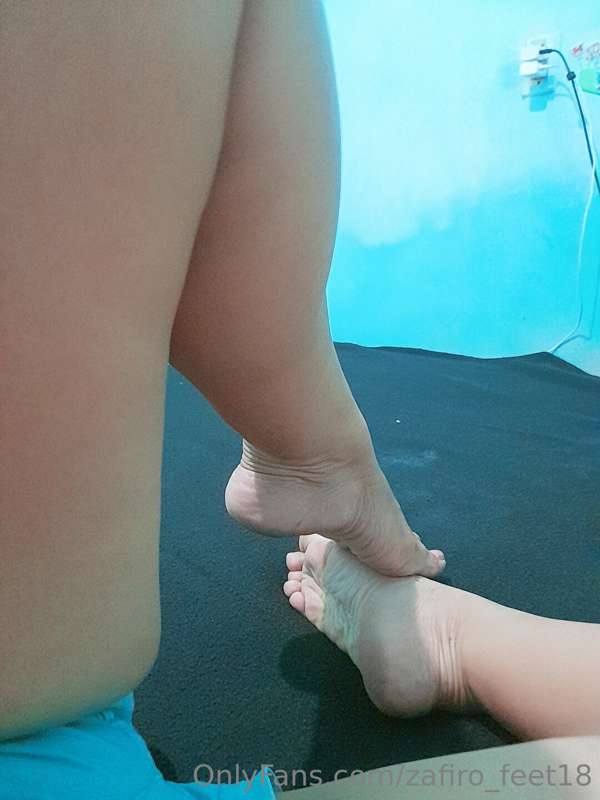 zafiro_feet18