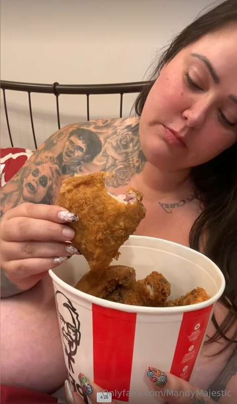 What’s your dream meal for me to stuff myself with? 🍕🍔🍟
