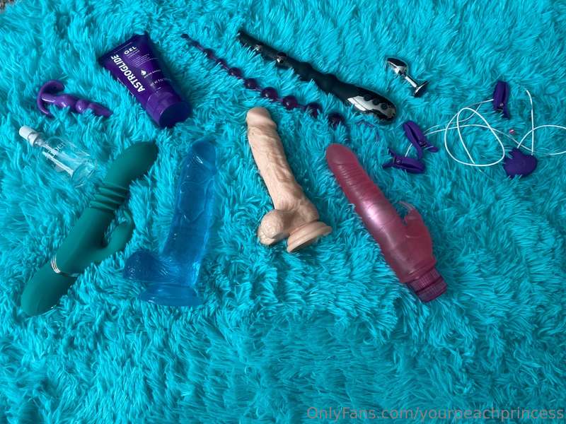 It’s gonna be a good weekend 😋 which one are you using on me..