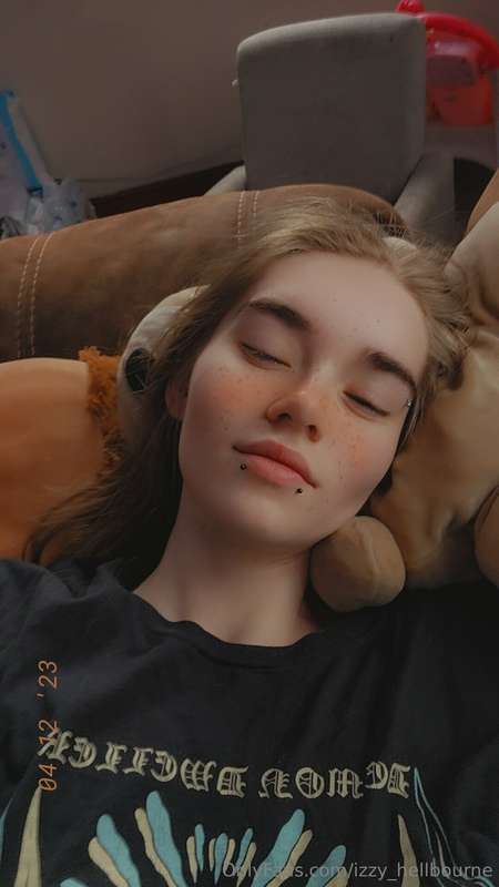 izzy_hellbourne image #6