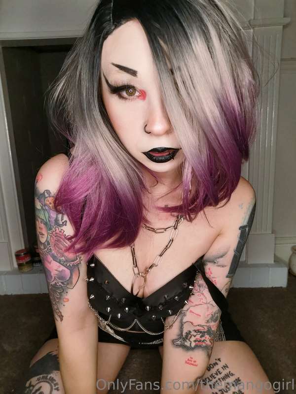 I'm having the best time here 😈🖤