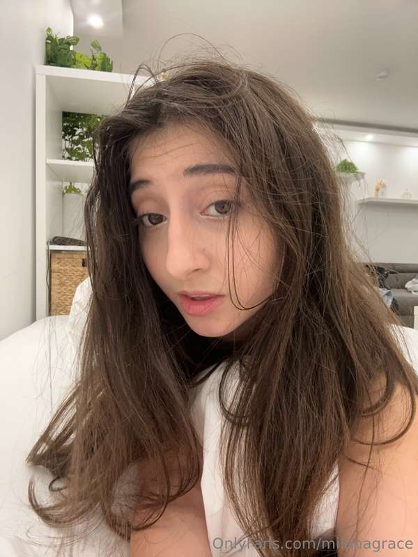 Could you imagine waking up next to me? 🥰