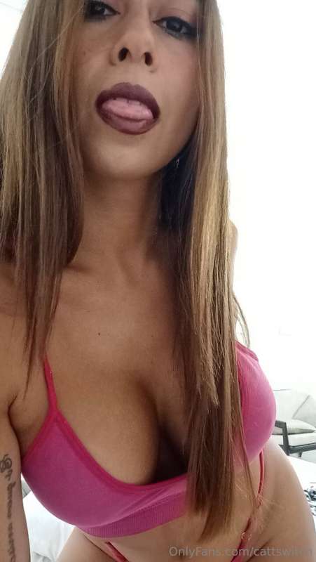 https://onlyfans.com/luanabessaWould you like to see everyth..