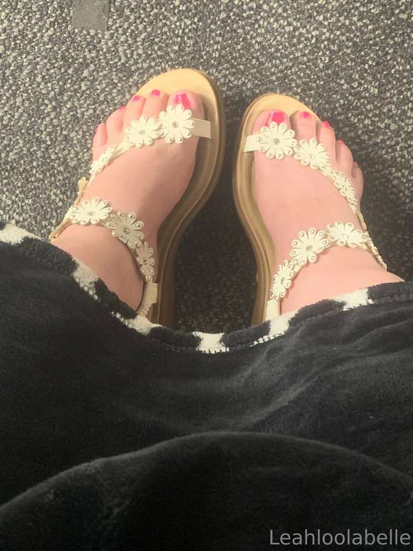 For my feet lovers … I unlocked a new kink … I like being ra..