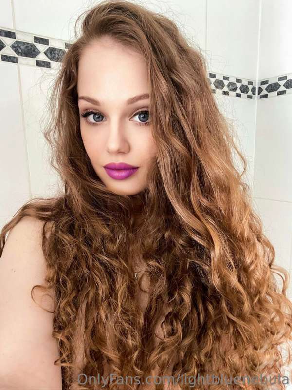 Hello dear ✨
  Today I take a hot photo and sent it to my fo..