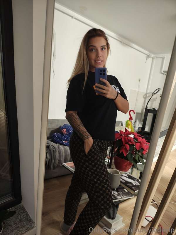 Does my outfit match my style? 🕶️