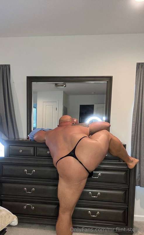 I’ve been putting in the work to make my legs more defined. ..