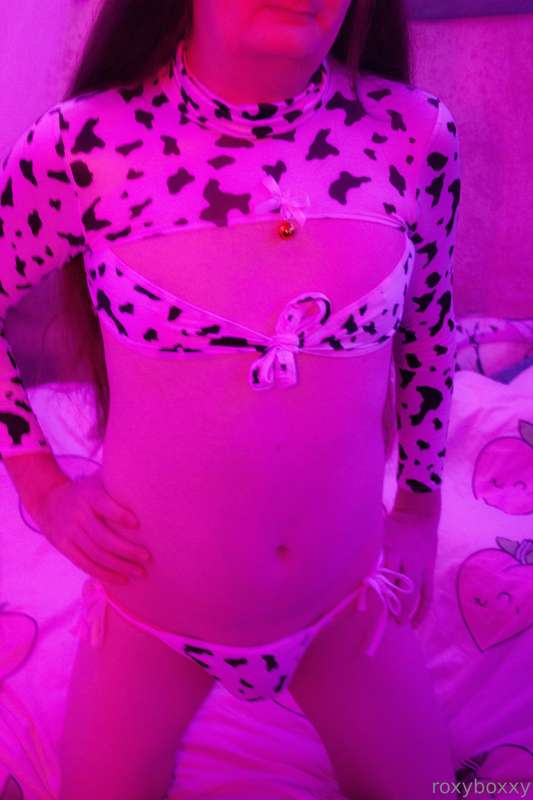 Cow Girl get attacked by a tentical