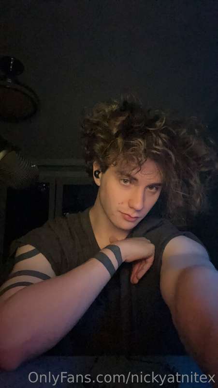 Ur fav pretty boy lets down his hair