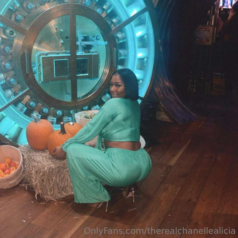 therealchanellealicia