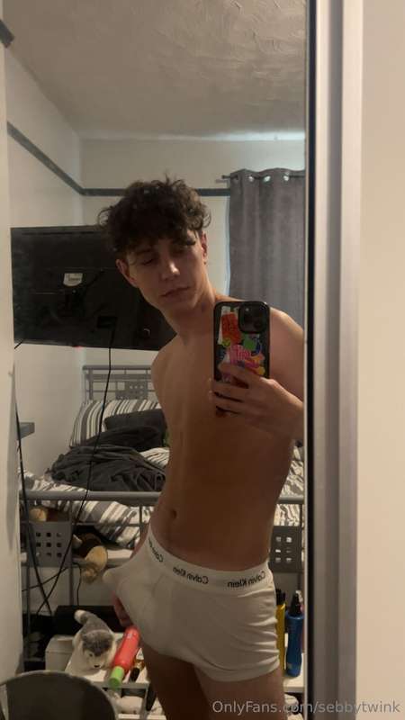 🫣😘