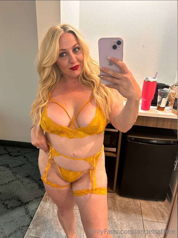 CUM 💦 to my VIP dirty little playground — your thick Souther..