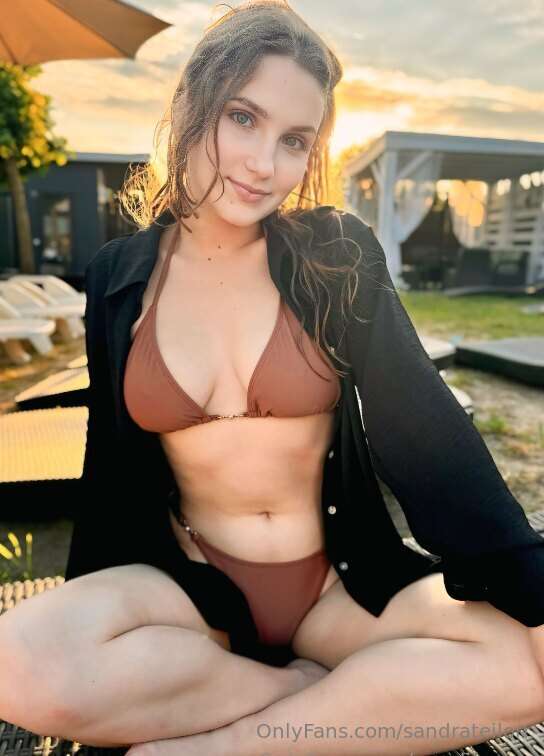 FREE SUBSCRIPTION @amelia_meow 😍Slutty cutie @amelia_meow lo..