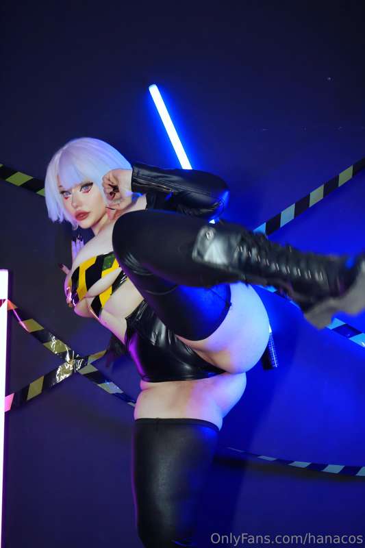 I know y'all love my kicks, so..dynamic panty shot?!?!Well, ..