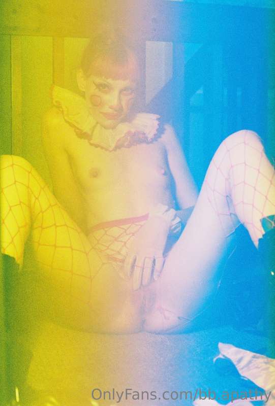 want a taste? 🤡

// #35mm shot by @kilogram973