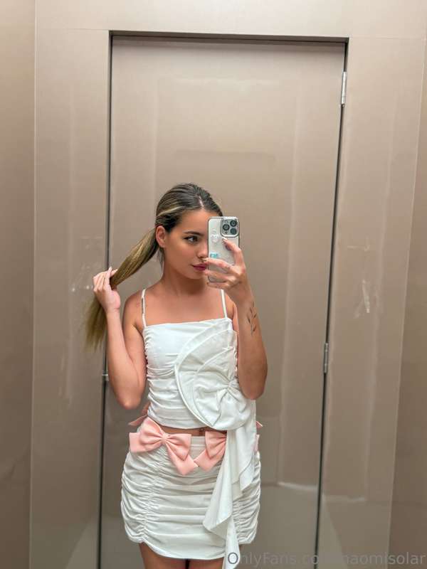 I think I look very feminine in this dress, what do you thin..