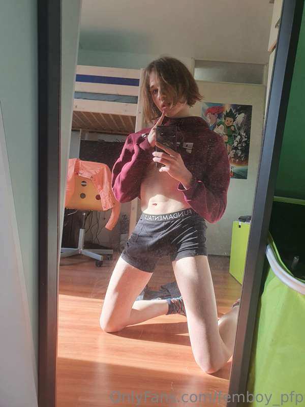 femboy_pfp image #0