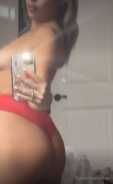 In the mirror so wet & creamy😇 ( might delete later )