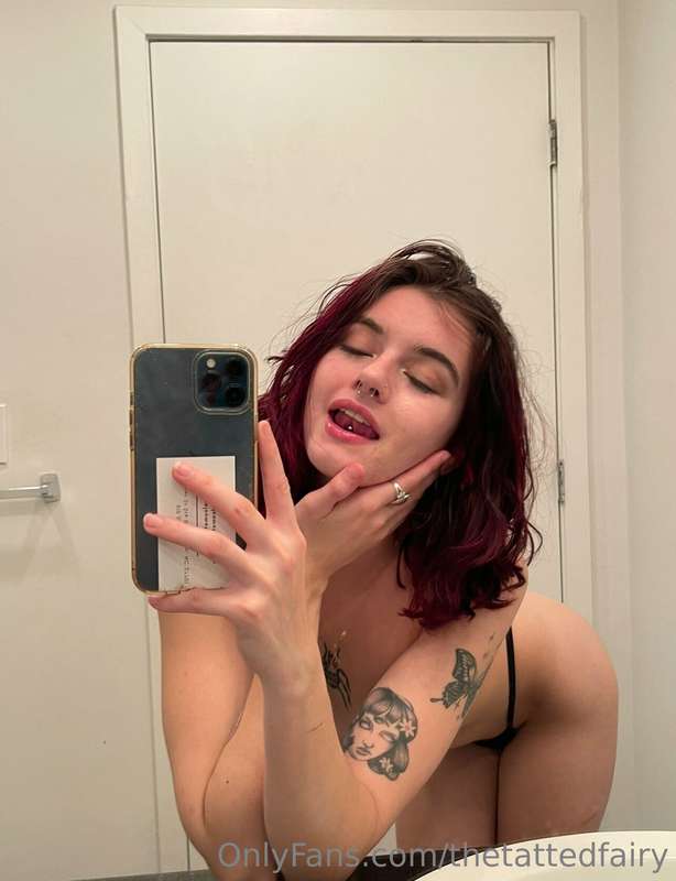What do you think I would taste like? 🍓💦🐱