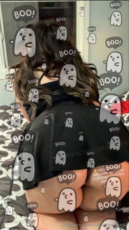 Angel wings are SO last season, cum see how Natasha earned h..