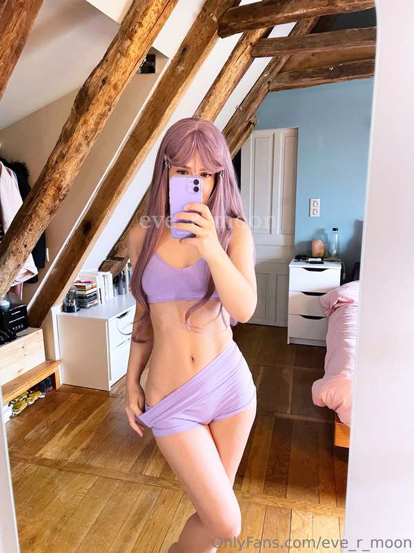 eve_r_moon