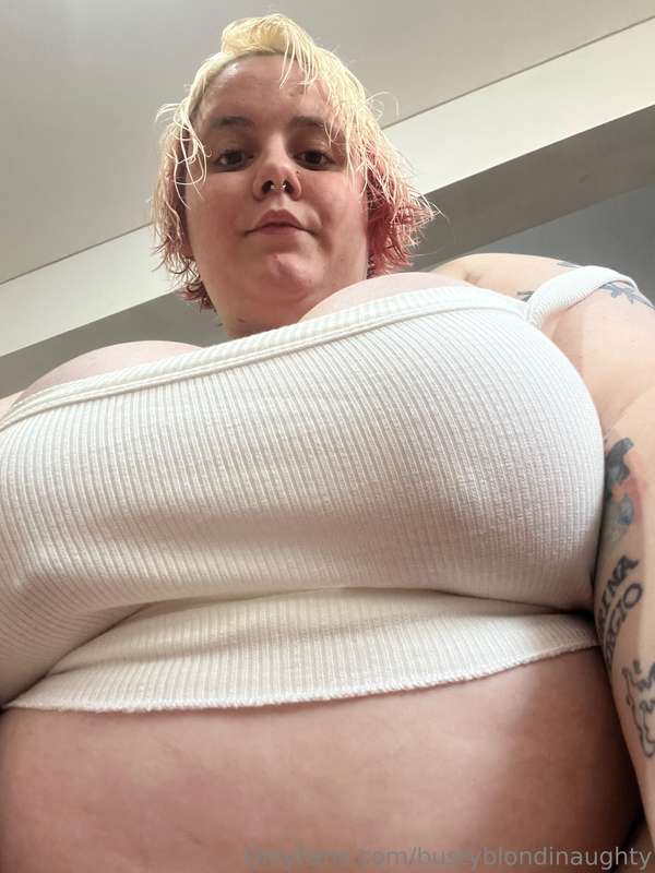 bustyblondinaughty