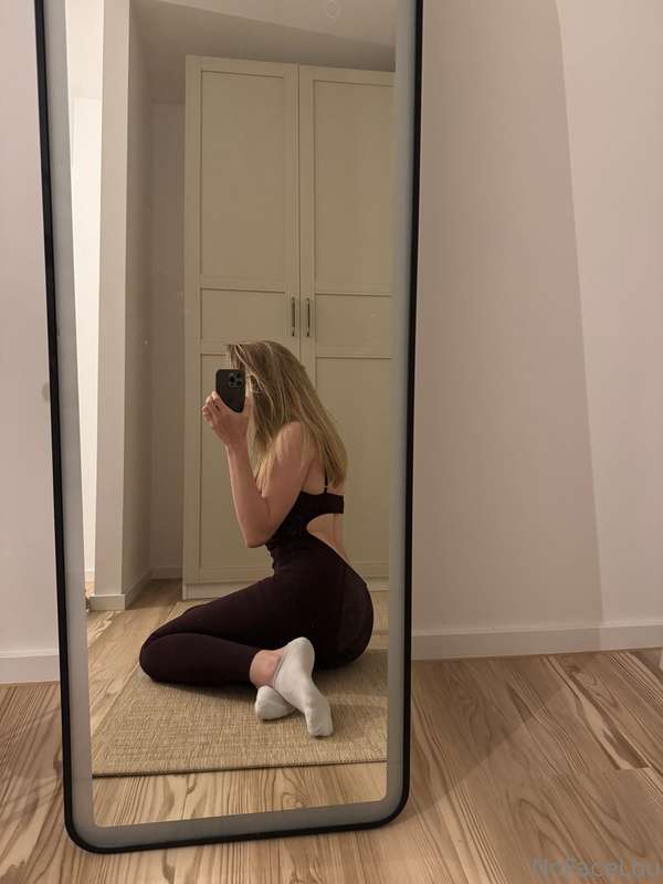 Should I keep the gym suit or not? 🙈 @no.face.lou.vip 