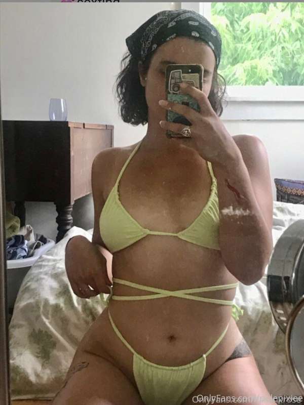 Cum with this kinky bitch and Add some Italian spice to you ..