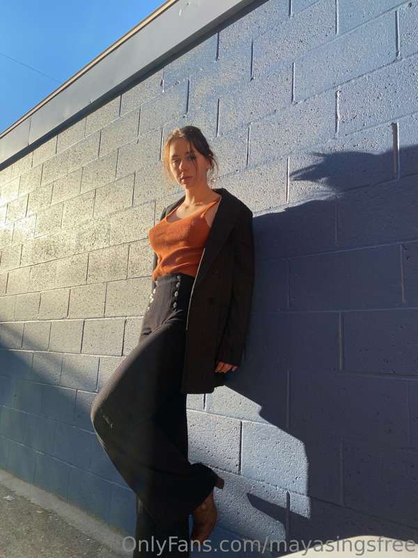 Wait... can you tell I'm not wearing a bra in this?