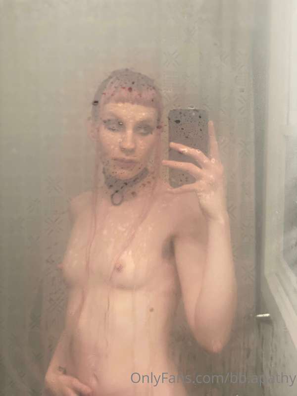 post-show shower 🌫