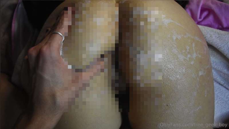 Messy cum in the @katss_kawaii ass!Watch this for FREE in @g..