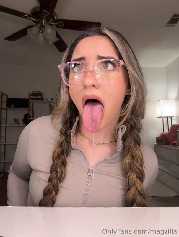 Some ahegao faces🤭🥰🩷