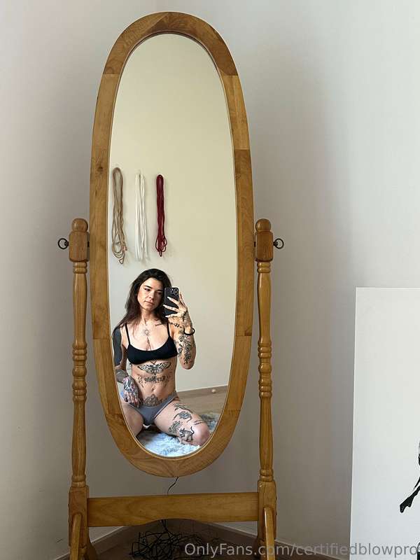 Wanna play with me? Check your DM’s later for some lovely ne..