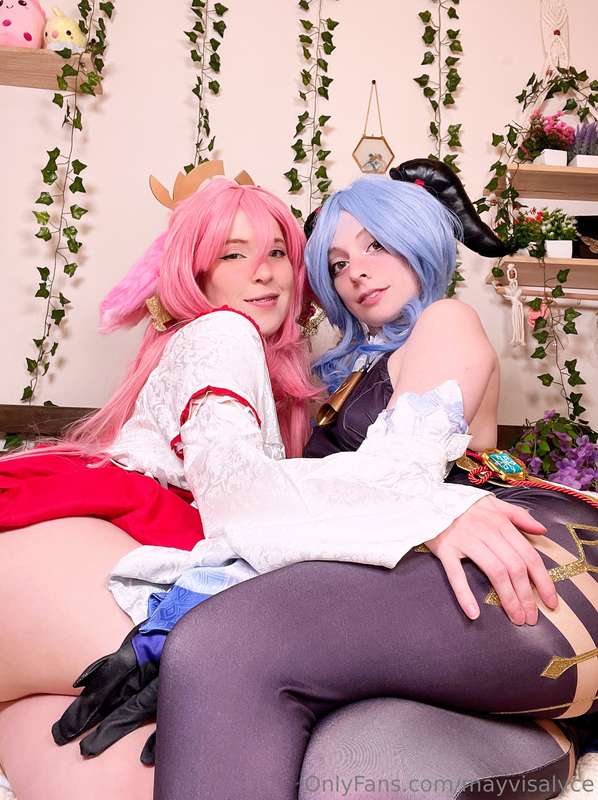 Wanna join us in bed? 😘💞